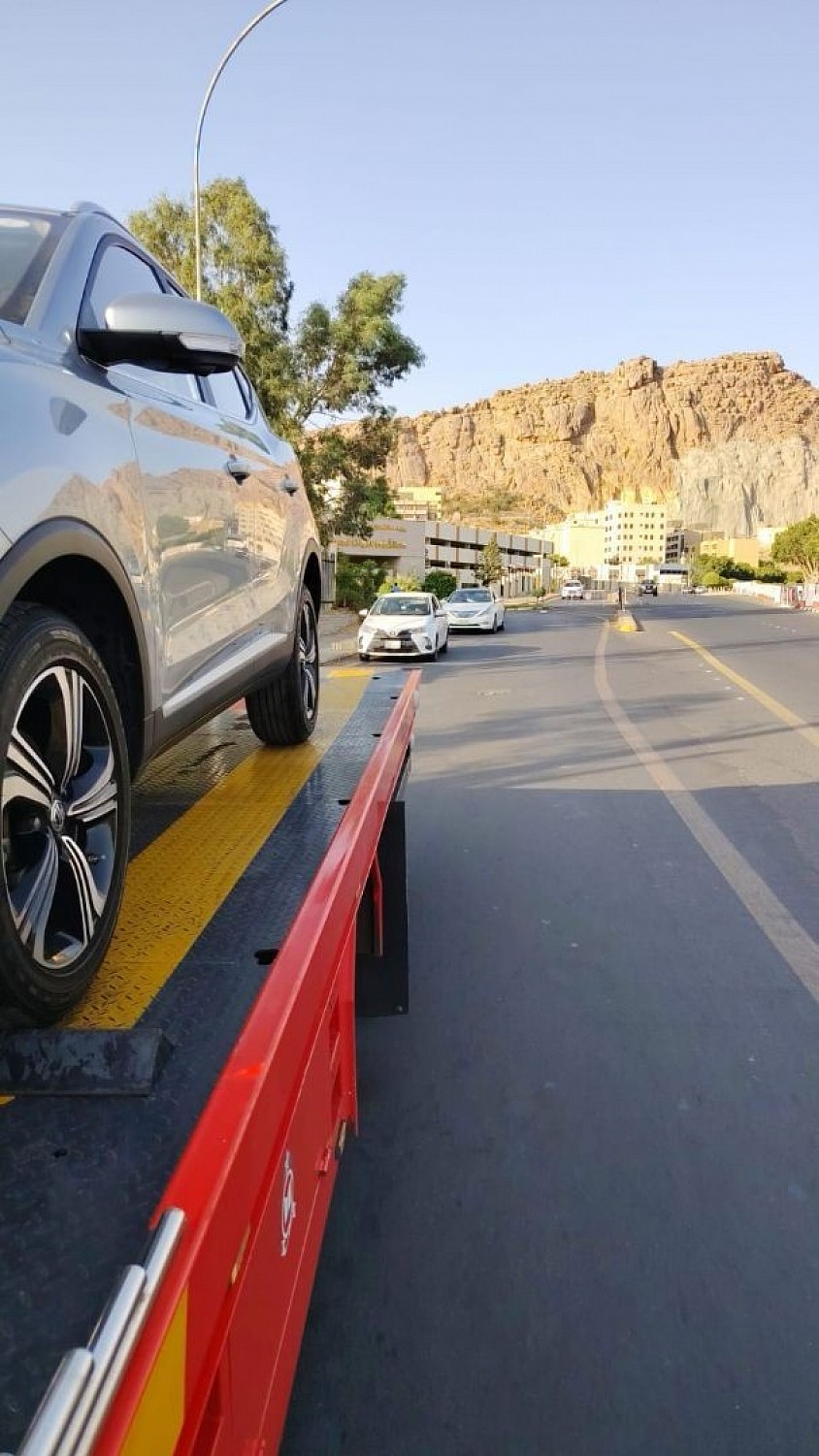 سطحه